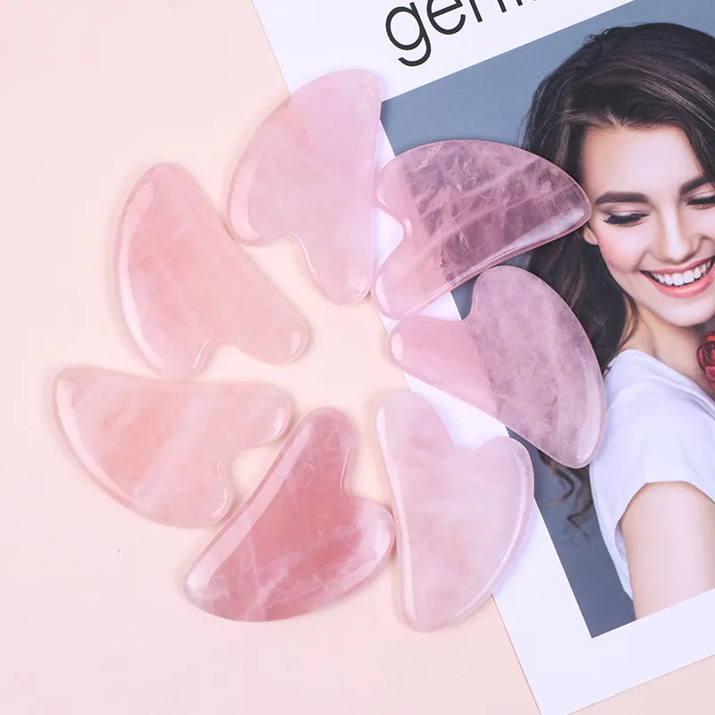 Herramienta de masaje facial Gua Sha de cuarzo rosa A+ de gran venta, cristal natural en forma de corazón, producto de belleza para el cuidado de la piel, reafirmante y tensor
