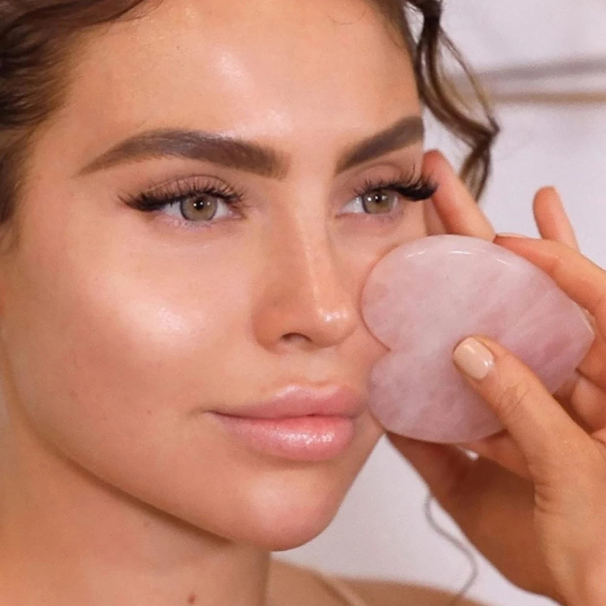 Gua Sha Corazón de Cuarzo Rosa 💕 — Cristal Natural, Tratamiento Facial Lifting y Drenante | 6 cm | Regalo Ideal